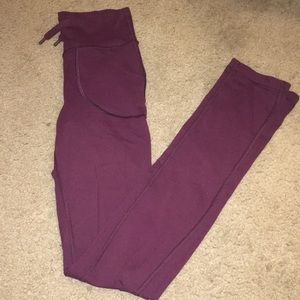Maroon lululemons